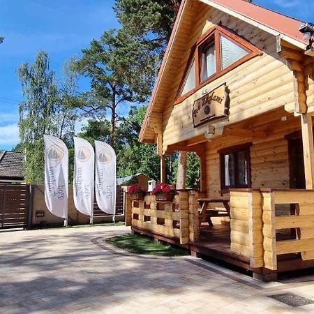 Domek Z Bala Pod Zaglami โปเบียโรโว ภายนอก รูปภาพ